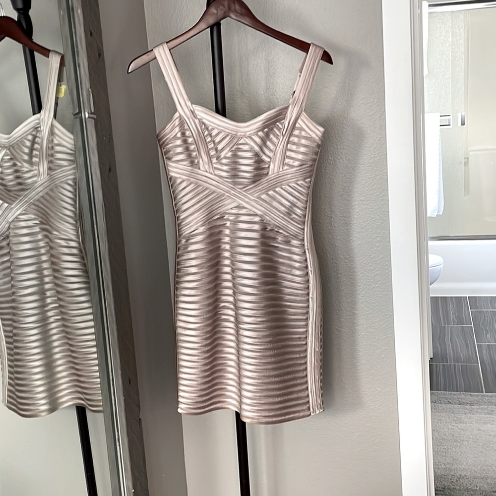 BCBGmaxazria cocktail dress in champagne/taupe